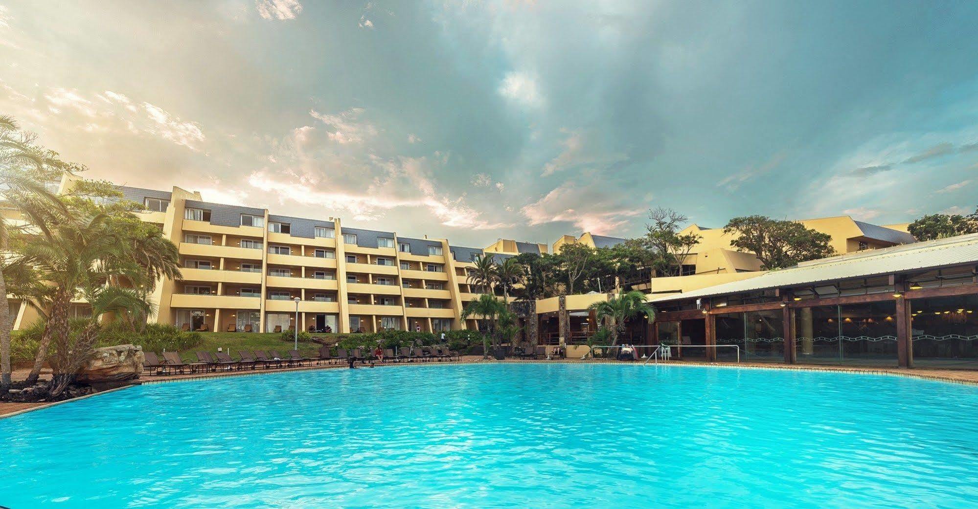 Hotel Wild Coast Sun Port Edward Esterno foto